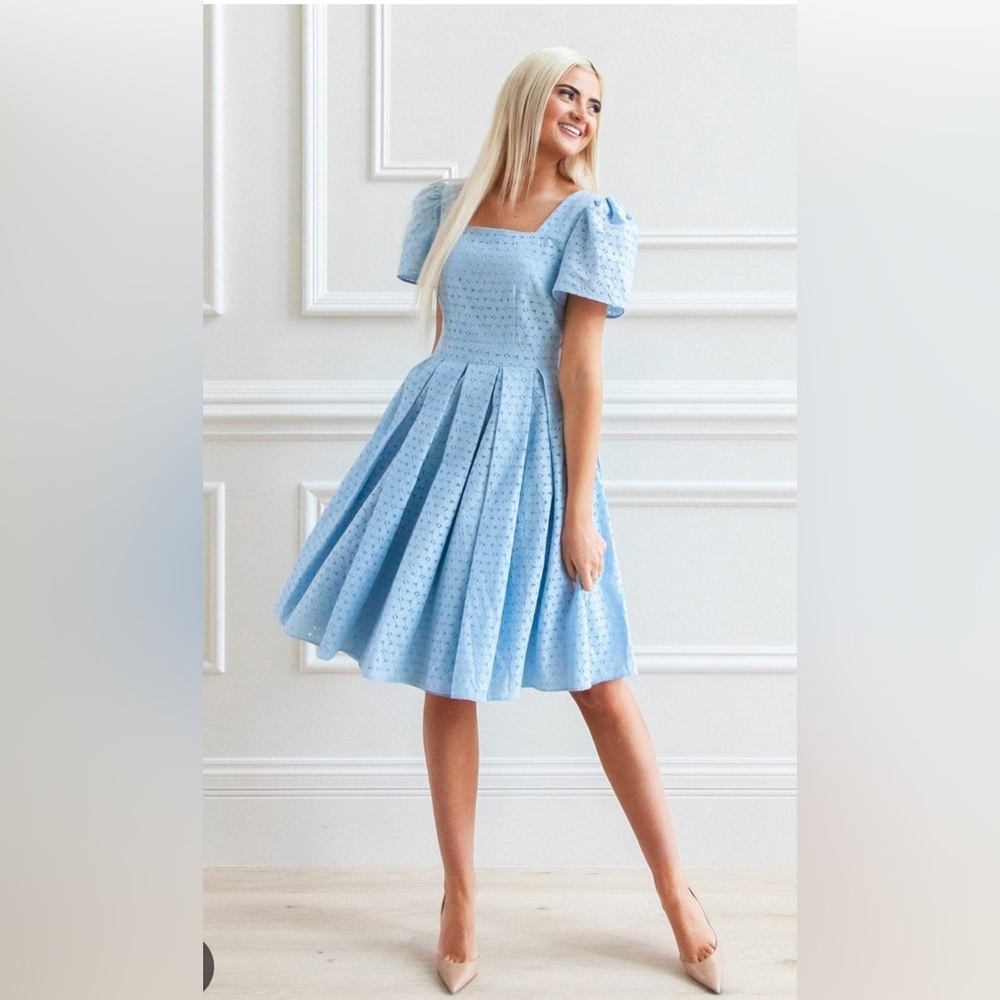 Rachel Parcell blue lace dress